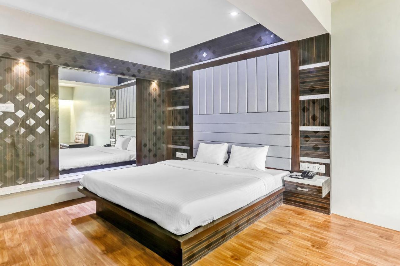 Oyo Flagship 83396 Hotel Vinyasa Residency ムンバイ エクステリア 写真