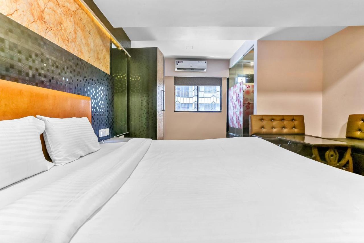 Oyo Flagship 83396 Hotel Vinyasa Residency ムンバイ エクステリア 写真