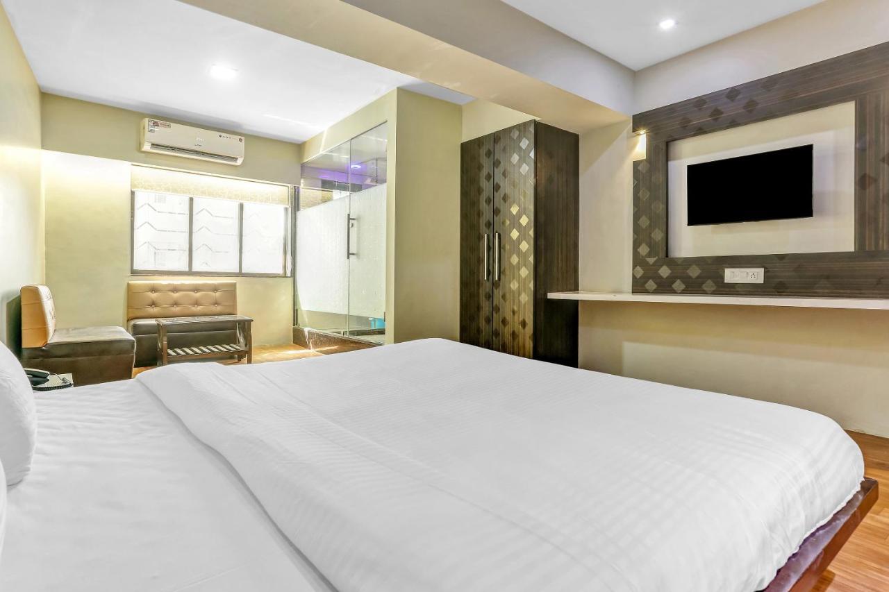 Oyo Flagship 83396 Hotel Vinyasa Residency ムンバイ エクステリア 写真