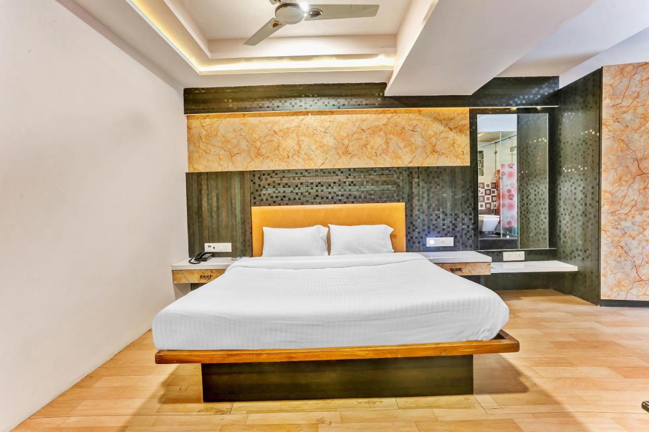 Oyo Flagship 83396 Hotel Vinyasa Residency ムンバイ エクステリア 写真