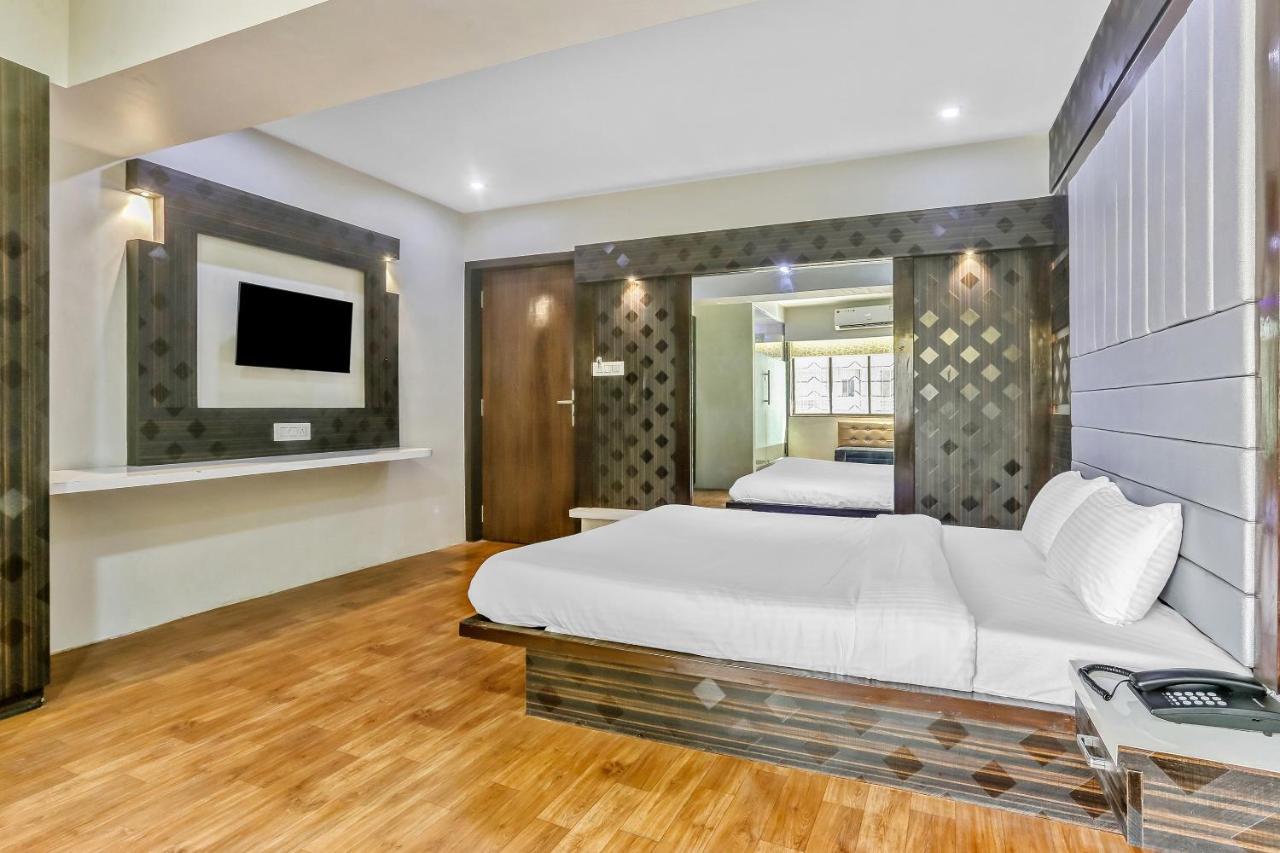 Oyo Flagship 83396 Hotel Vinyasa Residency ムンバイ エクステリア 写真