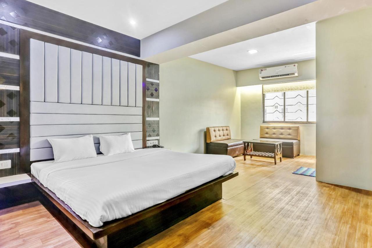 Oyo Flagship 83396 Hotel Vinyasa Residency ムンバイ エクステリア 写真