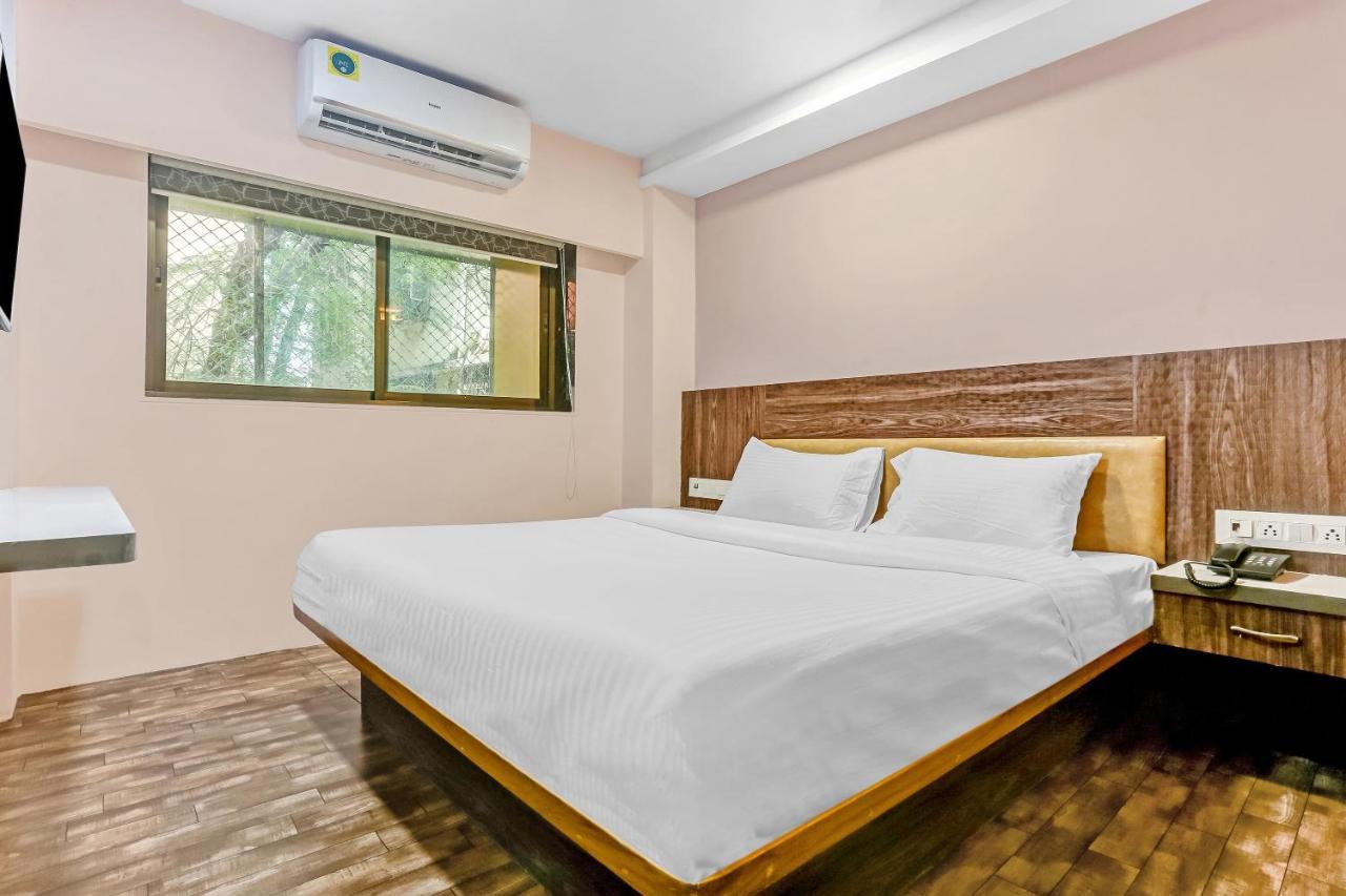 Oyo Flagship 83396 Hotel Vinyasa Residency ムンバイ エクステリア 写真