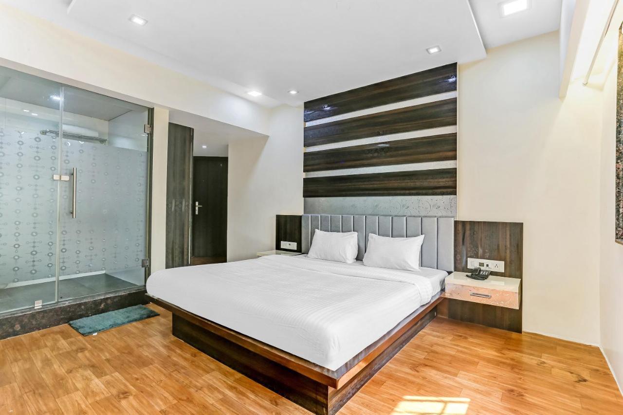 Oyo Flagship 83396 Hotel Vinyasa Residency ムンバイ エクステリア 写真